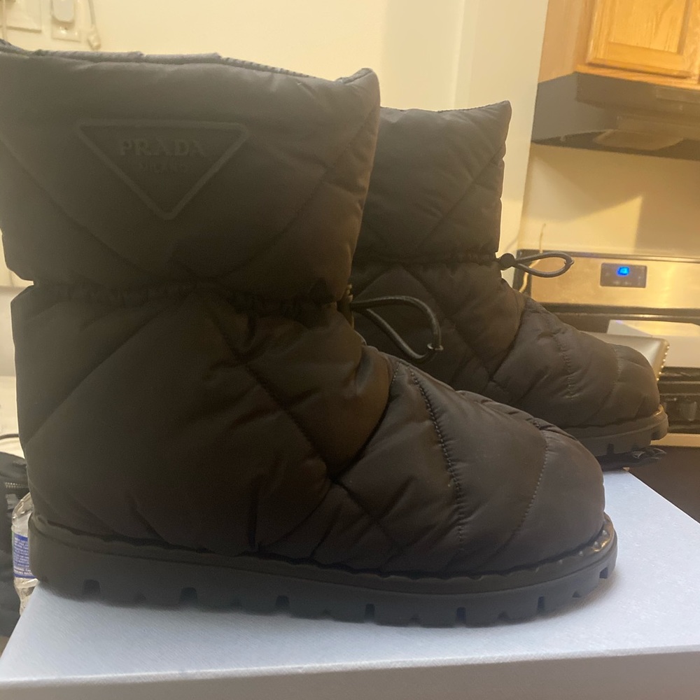 Authentic New in box Prada snow boots. 38 1/2